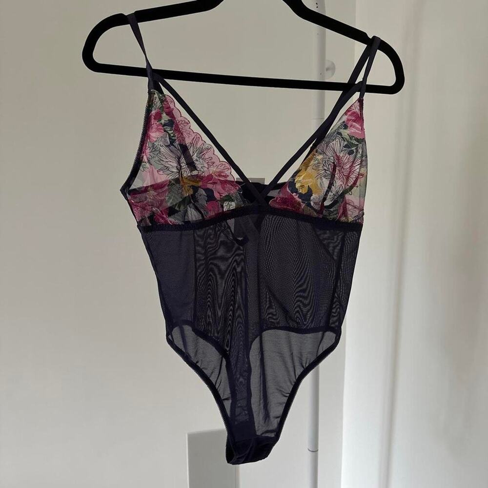 Hanky panky wildy blooming bodysit
